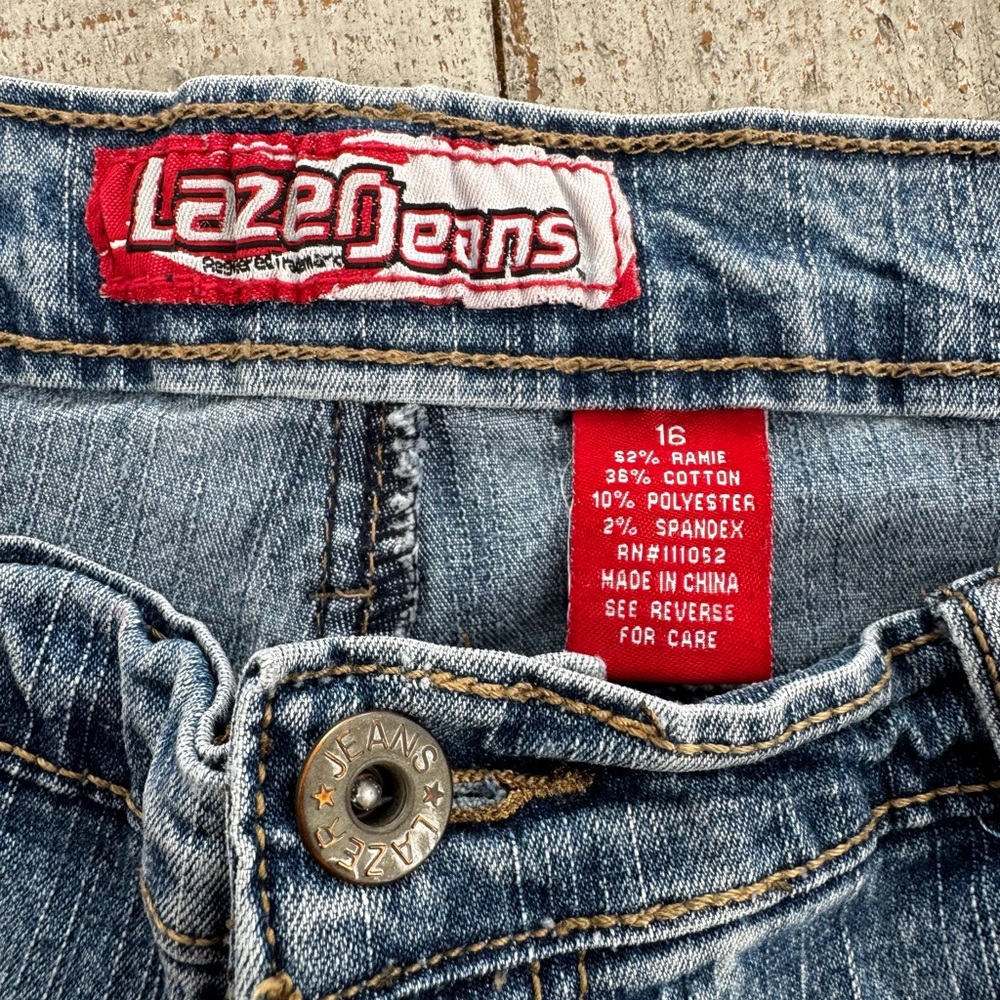 Lazer Jeans Women's Blue Jean Shorts - Picture 4 of 6